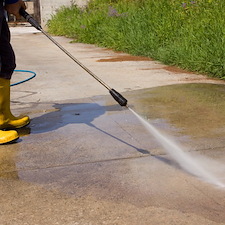 Driveway Cleaning: Removing Oil, Rust & Tire Marks Without Damage